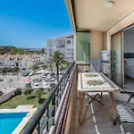 With A Sea View Apartmán *